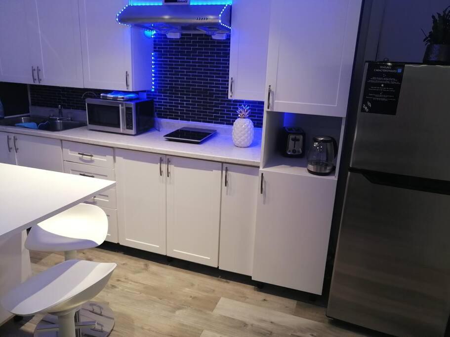 Апартаменты Cozy Nest Basement Unit Гамильтон Экстерьер фото